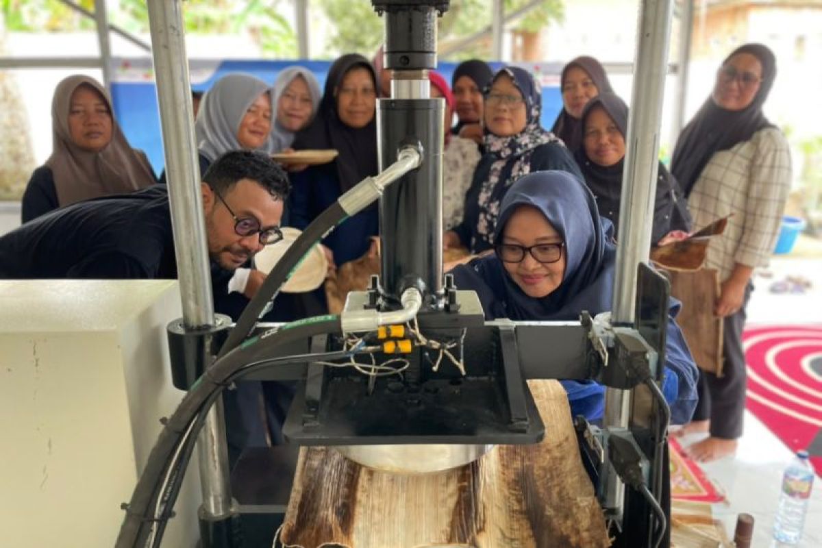 30 Perempuan di Musi Rawas Sulap Pinang Jadi Kopi Hingga Permen, Raup Untung Rp 8 Juta per Bulan