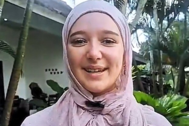 Kisah Moana asal Swiss Masuk Islam di Lombok Timur: Penerbangan Dibatalkan, Singgah ke Tetebatu, Kini Jadi Siti Suraida