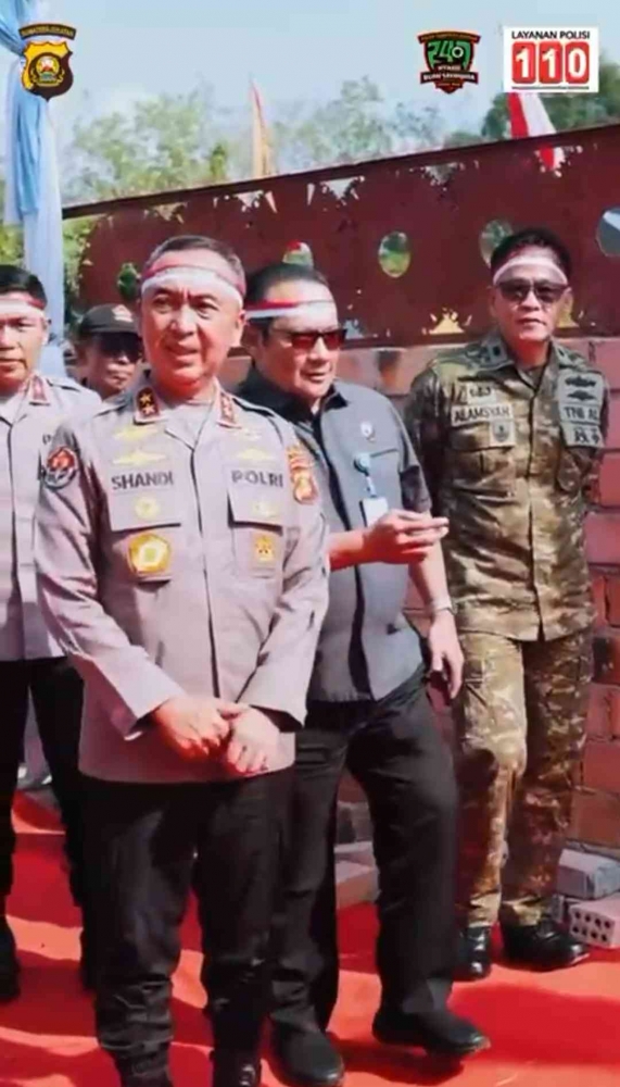 Polda Sumsel Resmikan Jembatan Merah Putih di Banyuasin, 1.000 Warga Terima Sembako dan Layanan Kesehatan Gratis