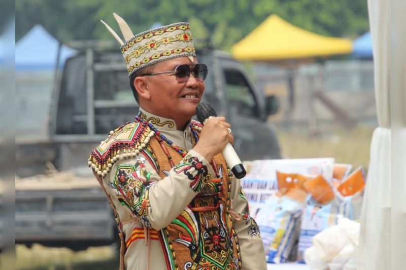 Gubernur Kalteng Awasi Distribusi 7.500 Paket Pangan dan BLT Rp250.000 di Pangkalan Bun