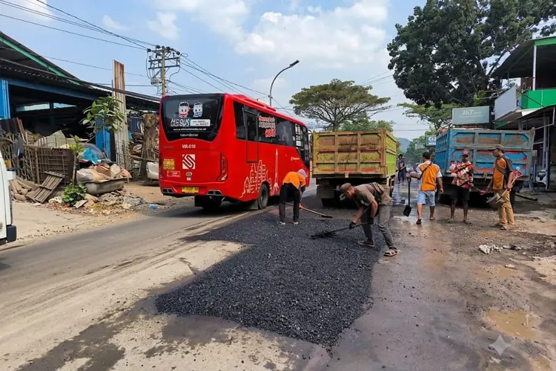 Wali Kota Semarang Agustina Pastikan Perbaikan Jalan Kalipancur Tak Sekadar Tambal Sulam, Libatkan Pemprov Atasi Angkutan Tambang