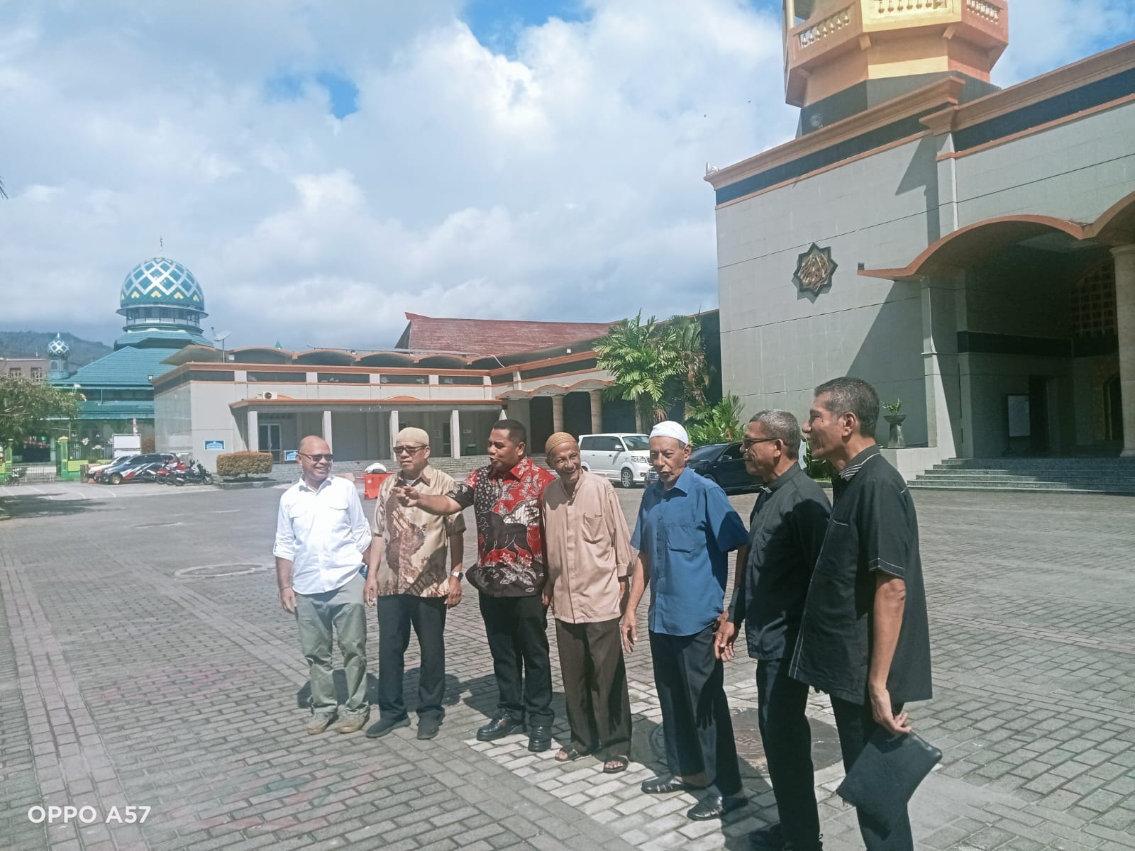 Sinode GPM Serahkan Sapi Kurban ke Masjid Raya Al-Fatah Ambon, Tradisi Lintas Iman yang Terus Terjaga