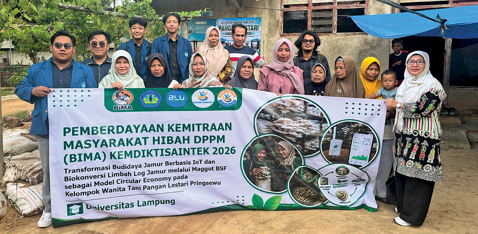 Unila Terjun ke Pringsewu, KWT Pangan Lestari Kini Bisa Pantau Suhu Kumbung Jamur via IoT dan Ubah Limbah Jadi Pakan Ternak