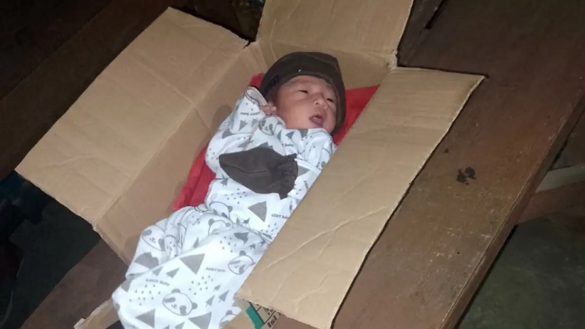 Pulang Ngaji, Warga Sidoharjo Sragen Temukan Bayi Perempuan di Dalam Kardus, Polisi Selidiki