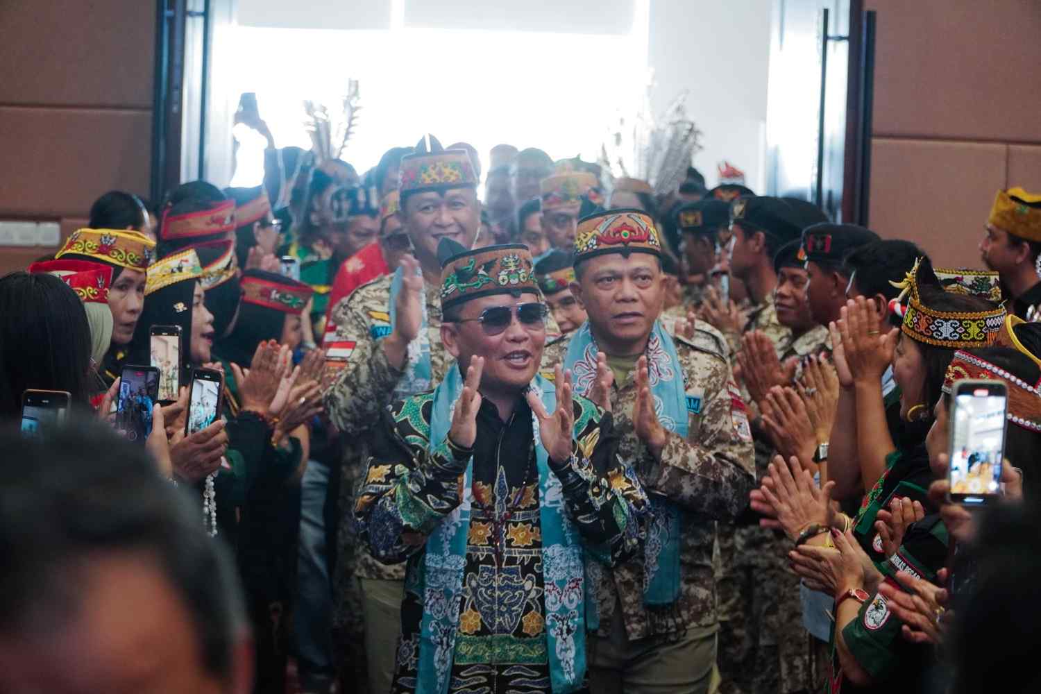 Gubernur Kalteng Agustiar Sabran Ajak Masyarakat Bersatu Bangun Daerah di HUT ke-16 Gerdayak Indonesia, Soroti Perlindungan UMKM