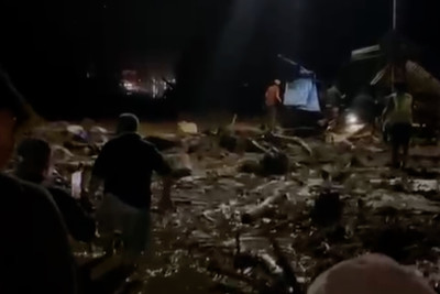 Banjir Bandang Terjang Pusat Pemerintahan Kabupaten Solok, Perkantoran dan Rumah Sakit Rusak