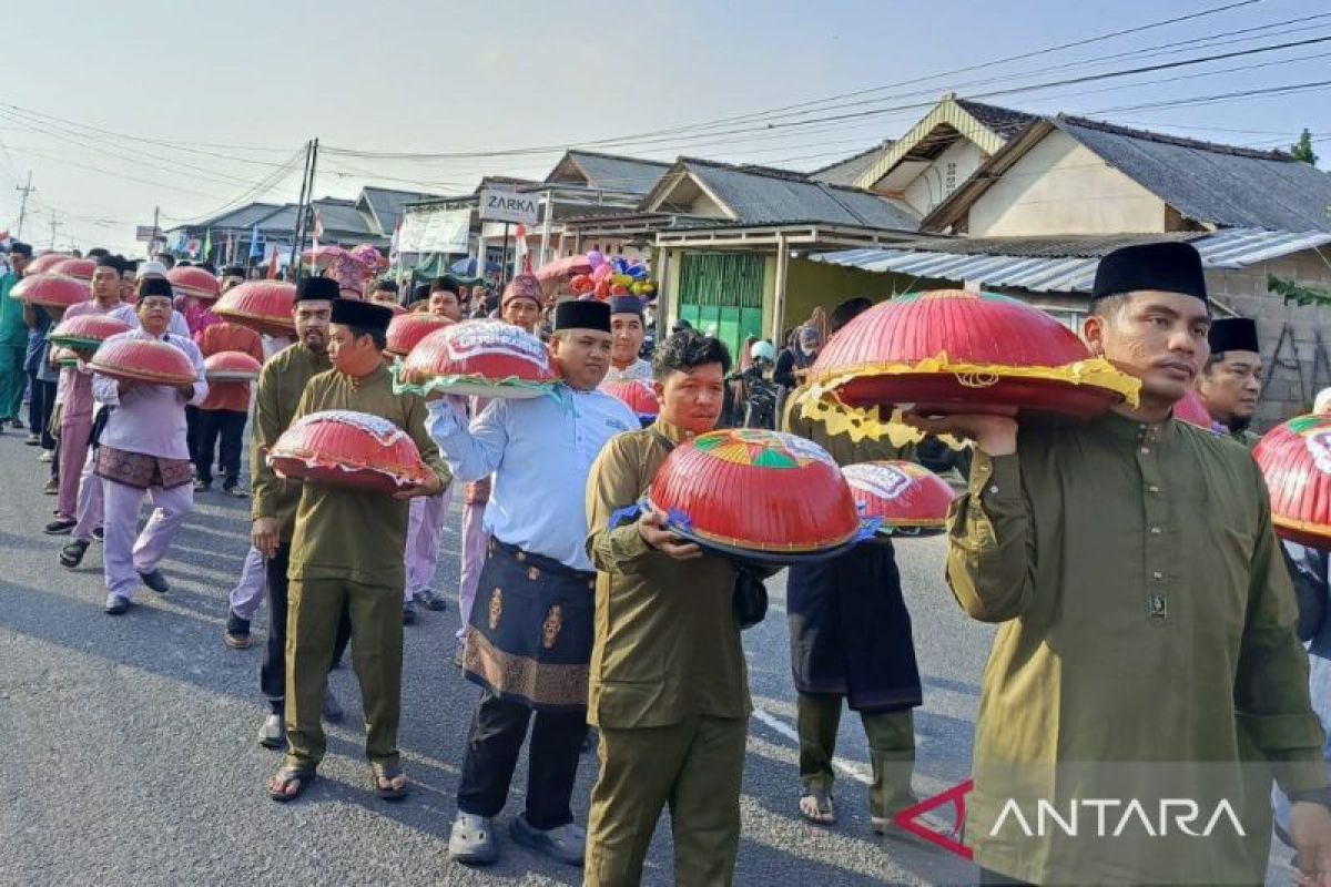 Festival Nganggung 1.000 Dulang di Pangkalpinang Meriah, Wali Kota Sebut Wujud Syukur dan Kebersamaan Warga