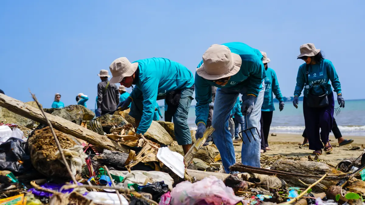 Aksi Bersih-Bersih Pantai Pandeglang, 250 Kilogram Sampah Diangkut dari Pesisir Sumberjaya