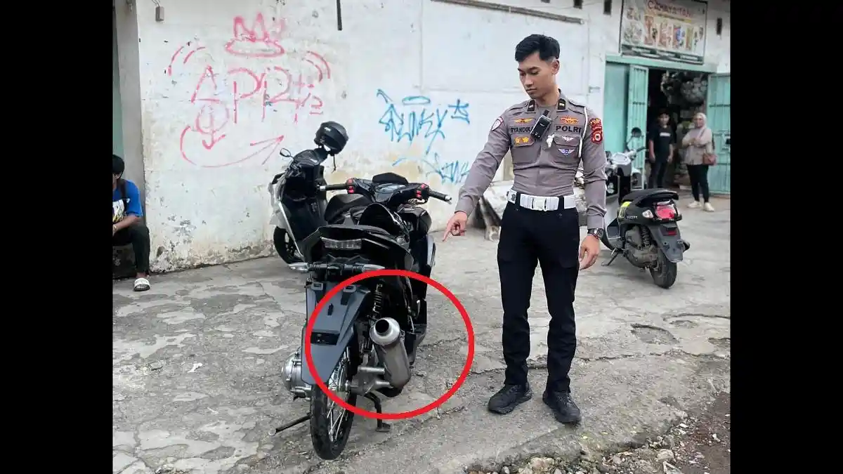 Satlantas Polres Bone Gelar Razia Knalpot Brong, Puluhan Motor Dimodifikasi Diamankan dari Jalan Poros