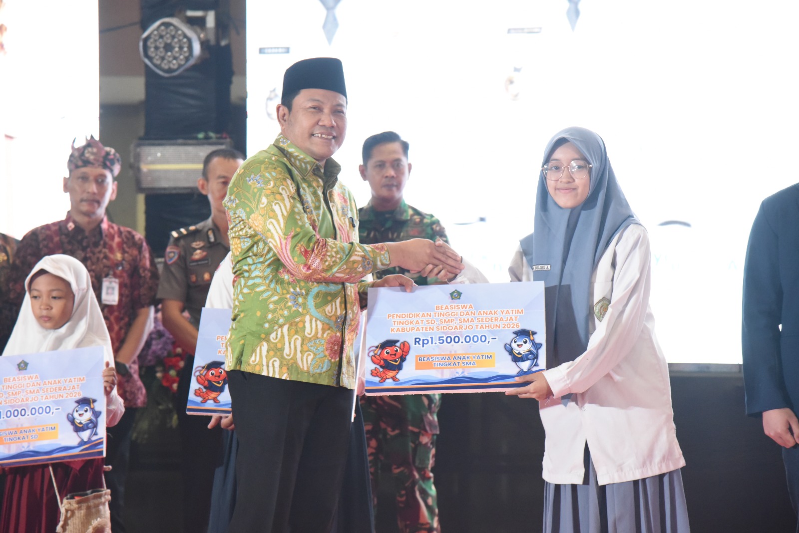 Bupati Sidoarjo Luncurkan 4.000 Beasiswa Pendidikan 2026, Targetkan Angka Putus Sekolah Terus Menurun