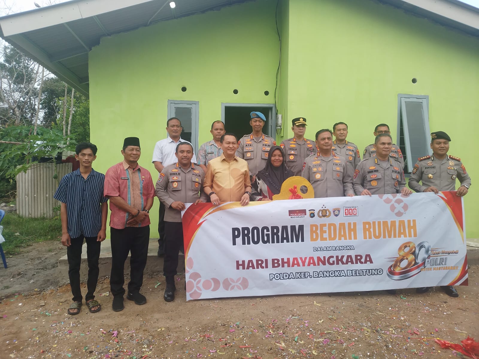 Polda Babel Bedah 13 Rumah Warga Jelang HUT Bhayangkara ke-80, Bambang Patijaya: Bukti Kepedulian Polri
