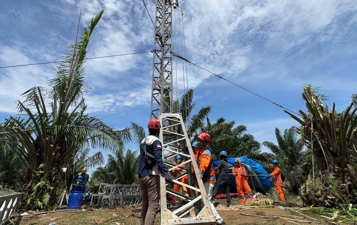 7 Tower Darurat Diterbangkan ke Medan demi Percepat Pemulihan Listrik Sumut, Kolaborasi PLN dan TNI AU
