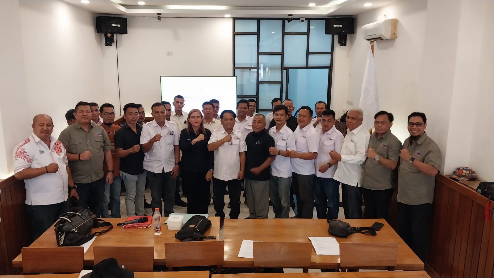 Ketua SMSI Sumut Lantik Yonimasari Hulu Pimpin SMSI Kepulauan Nias 2026-2029, Ini Program Kerja Pertamanya