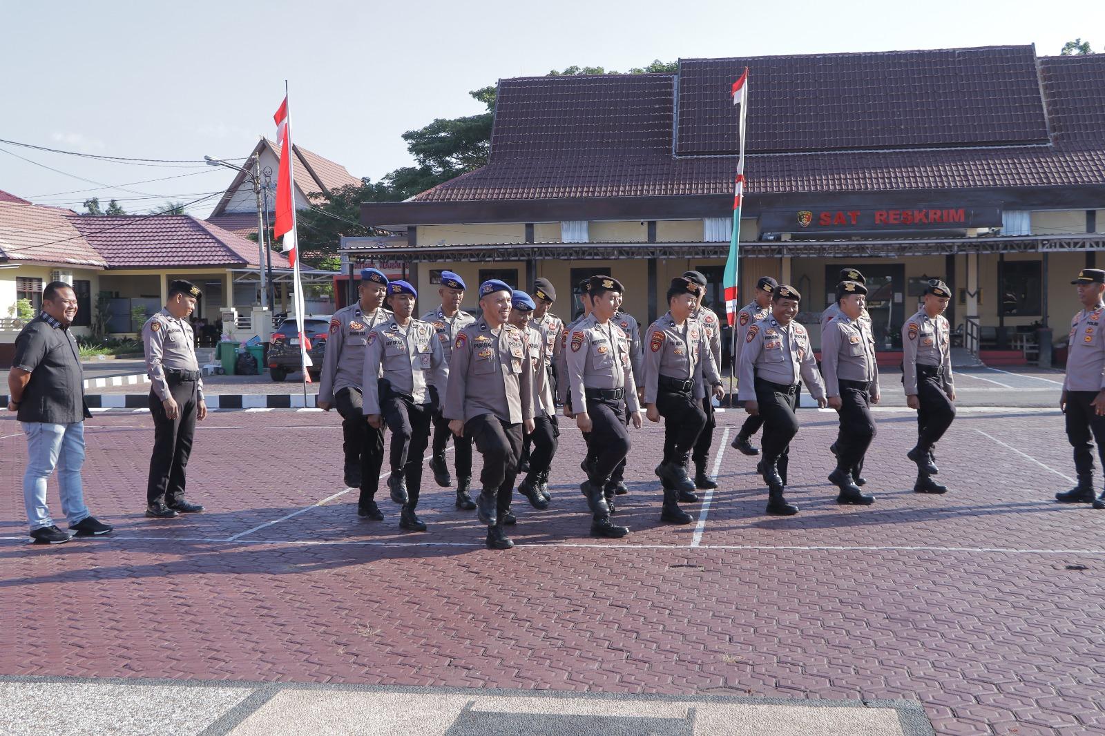 Latihan Baris Berbaris Polres Seruyan: Membentuk Personel Disiplin, Sigap, dan Profesional