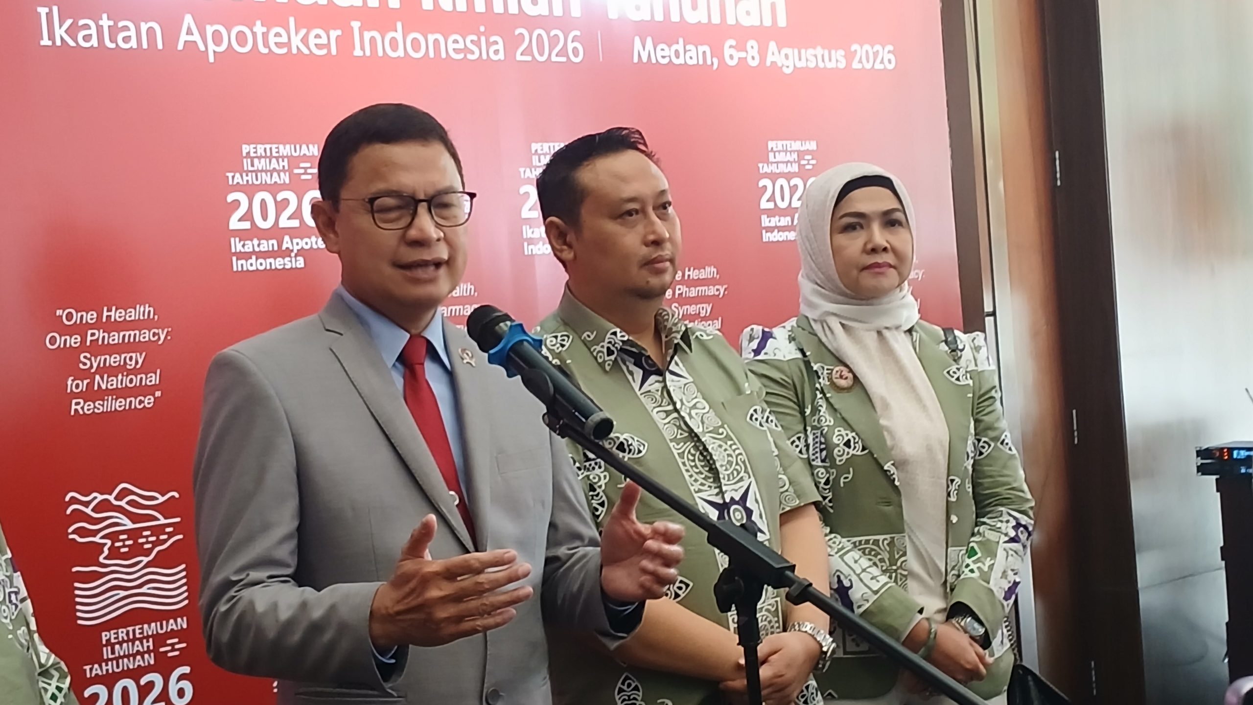 1.300 Apoteker Se-Indonesia Kumpul di Medan, Kepala BPOM Janji Libatkan IAI Susun Regulasi Obat