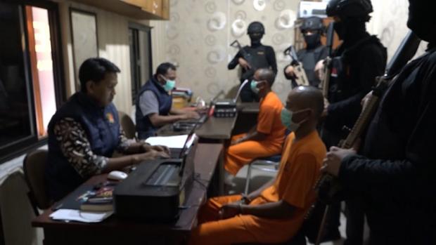 Dua Begal Sadis Tewaskan Pemotor di Pelalawan Diringkus di Pandeglang, Sempat Dilumpuhkan Timah Panas