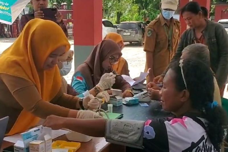 Dinkes Kotim Datangi Kantor Disdukcapil dan Samsat untuk Cek Kesehatan Gratis, Warga Sambut Antusias