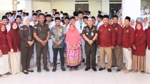 Kejati Sumut Gelar Jaksa Masuk Sekolah di MA Miftahussalam Medan, Ratusan Pelajar Dibekali Benteng Hukum Lawan Narkoba dan Judi Online