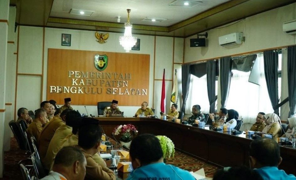 Pemkab Bengkulu Selatan Bentuk Panitia HUT ke-81 RI, Wabup Yevri Sudianto Minta Perencanaan Matang dan Acara Meriah