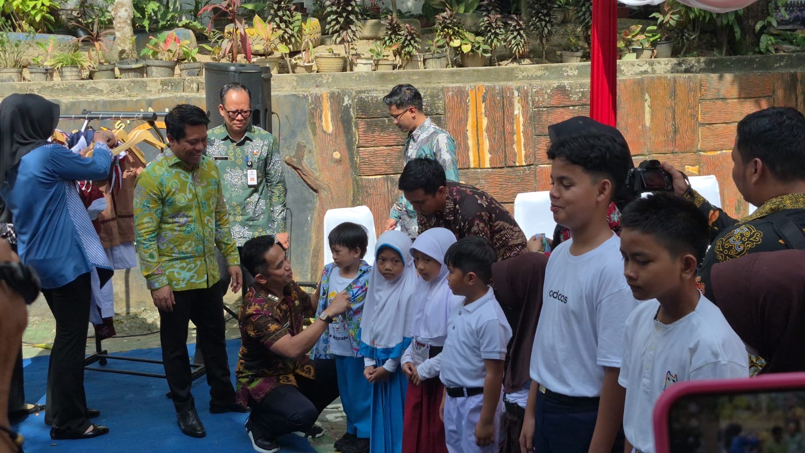 Pemkot Balikpapan Mulai Salurkan 150.000 Stel Seragam Sekolah Gratis untuk PAUD, SD, SMP, dan Nonformal