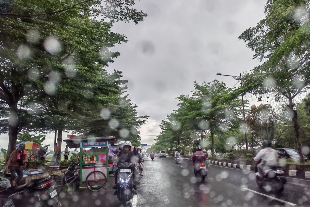 BMKG Peringatkan Hujan Sedang di 6 Wilayah Kepri, Batam hingga Anambas pada Minggu 26 Juli 2026