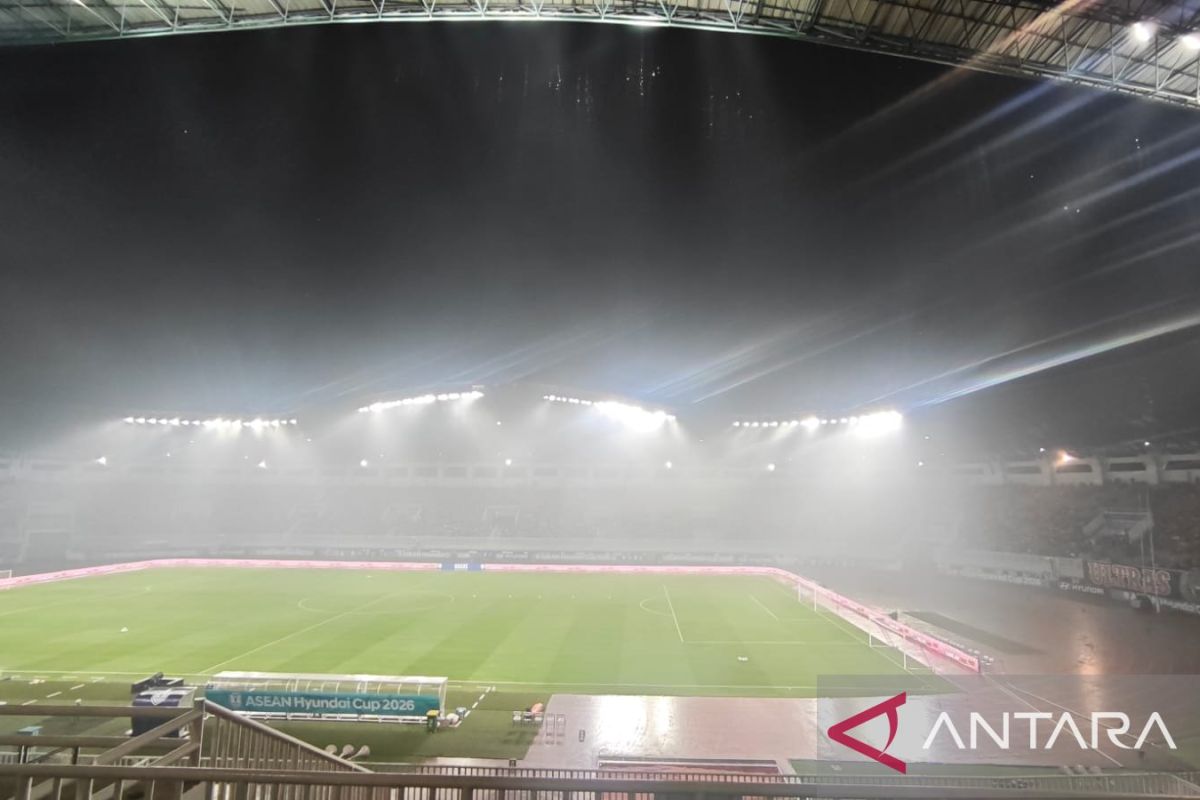 Hujan Deras di Stadion Pakansari Tak Surutkan Antusiasme Suporter Timnas Indonesia Jelang Lawan Vietnam di Piala AFF 2026