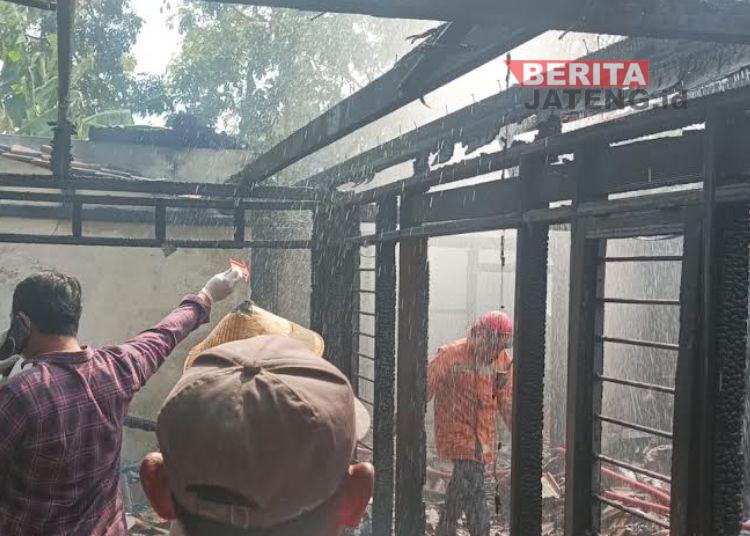 Kebakaran Rumah di Grobogan Hanguskan 2 Motor dan Uang Tunai Rp 8 Juta, Kerugian Capai Rp 250 Juta