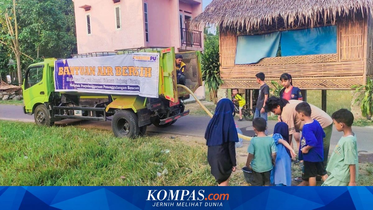 Kemarau El Nino, Kementerian PU Salurkan 9.000 Liter Air Bersih ke Tiga Desa di Lebak