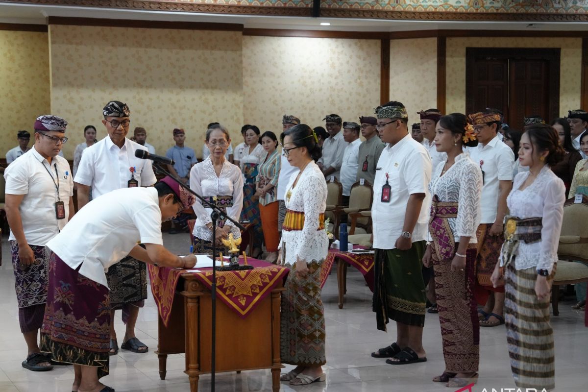 Bupati Badung Lantik 163 Pejabat, Tekankan Pelayanan Publik Bukan Sekadar Administrasi di Atas Kertas