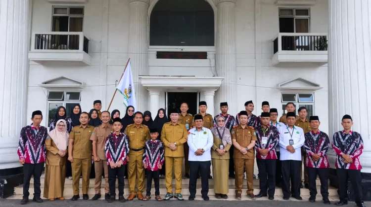 Bupati Kepahiang Zurdi Nata Lepas 10 Kafilah MTQ ke Seluma, Dua Peserta Disabilitas Ikut Berlomba