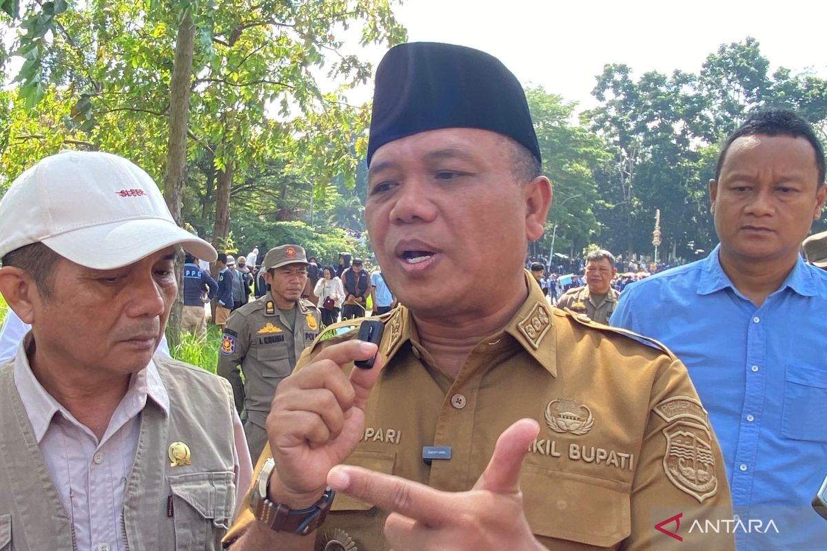 Pemkab Tasikmalaya Salurkan Air Bersih dan Pompa ke Empat Kecamatan Terdampak Kekeringan Akibat Kemarau
