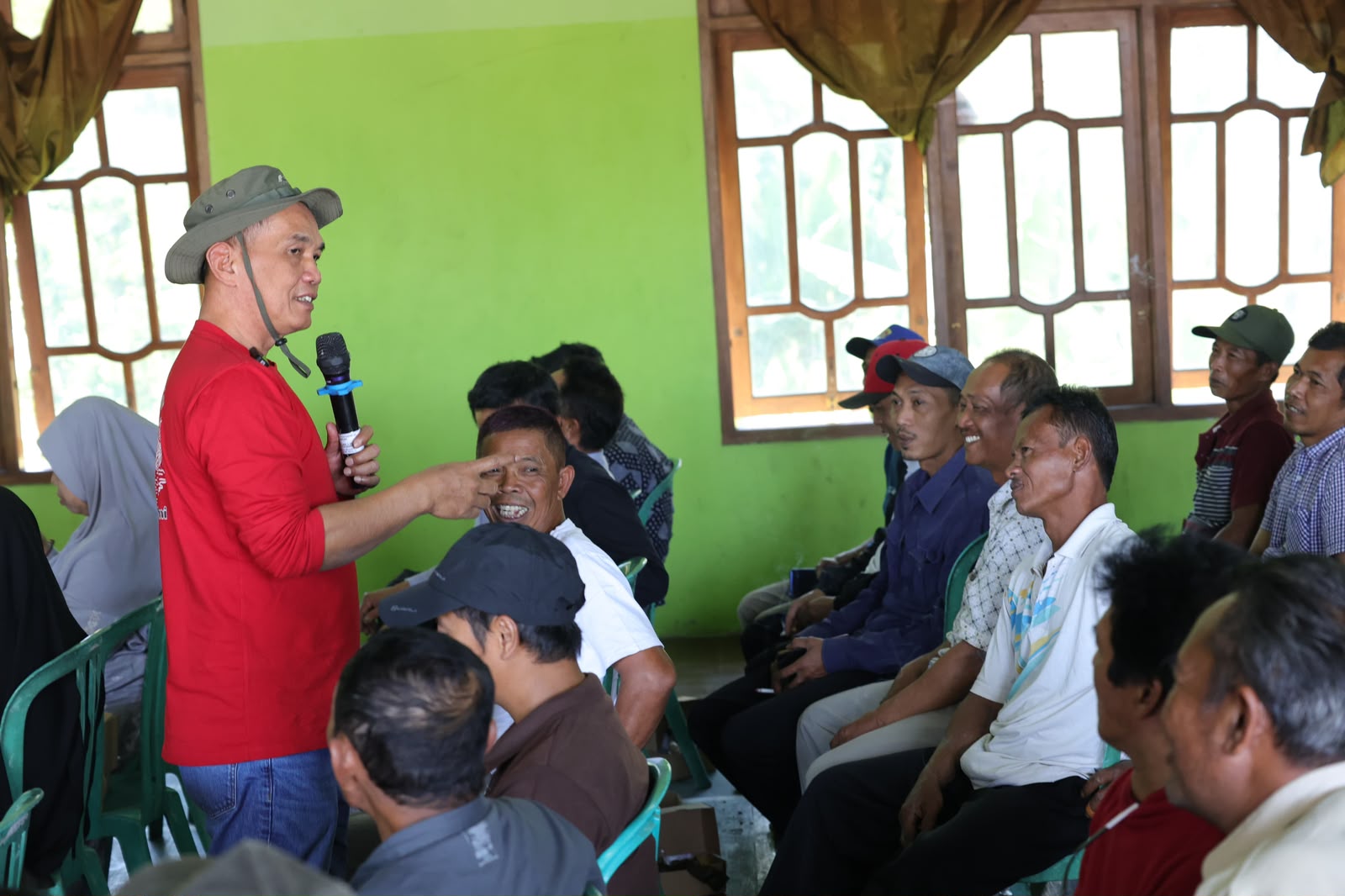 Ketua DPRD Jateng Sumanto Ajak Petani dan Warga Karanganyar Tanam Pohon di Lereng Lawu, Jaga Sumber Air Kawasan Hulu