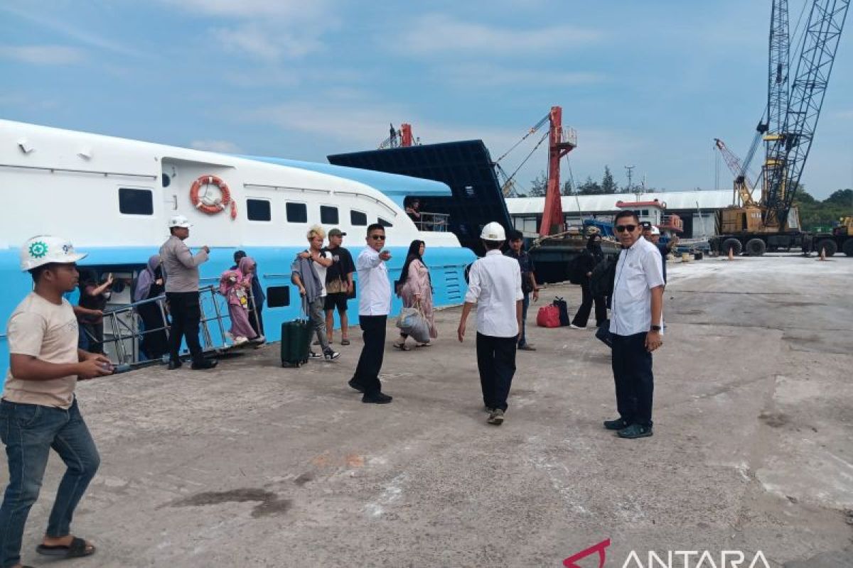KSOP Tanjungpandan Nyatakan Kapal Express Bahari 3 E Laik Laut Usai Perbaiki Baling-Baling Tersangkut Jumbo Bag