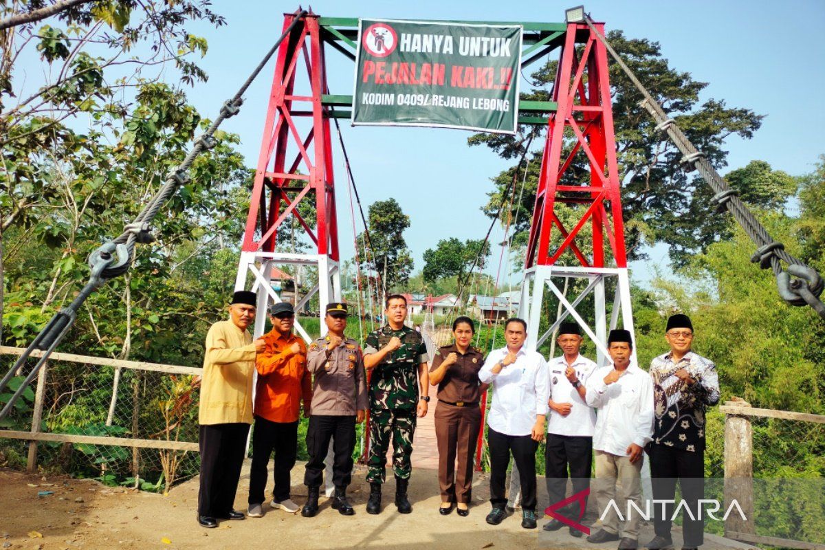 Penantian 12 Tahun Berakhir, Jembatan Gantung Garuda 80 Meter Resmi Dipakai Warga Curup Rejang Lebong