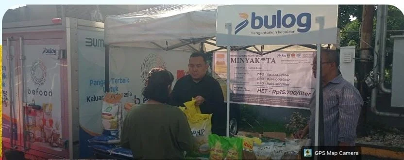 Bulog Sumbar Gelar Pasar Murah di Padang, Beras SPHP dan Minyakita Dijual Sesuai HET