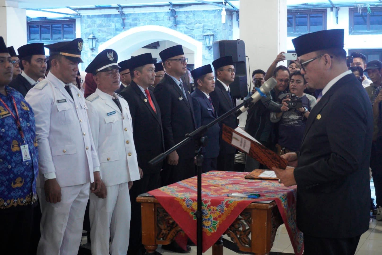 Bupati Empat Lawang Rotasi dan Promosi 14 Pejabat, Kepala OPD Wajib Punya Tempat Tinggal di Daerah