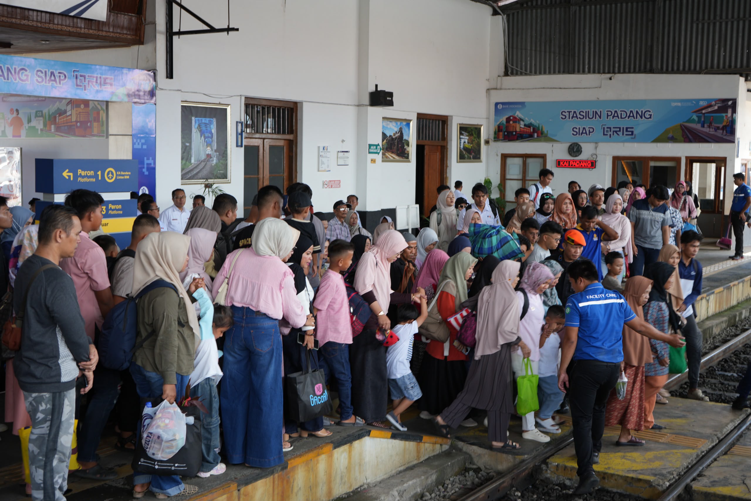 Libur Sekolah, KAI Divre II Sumbar Layani 205 Ribu Pelanggan, Lima Stasiun Ini Jadi Tersibuk
