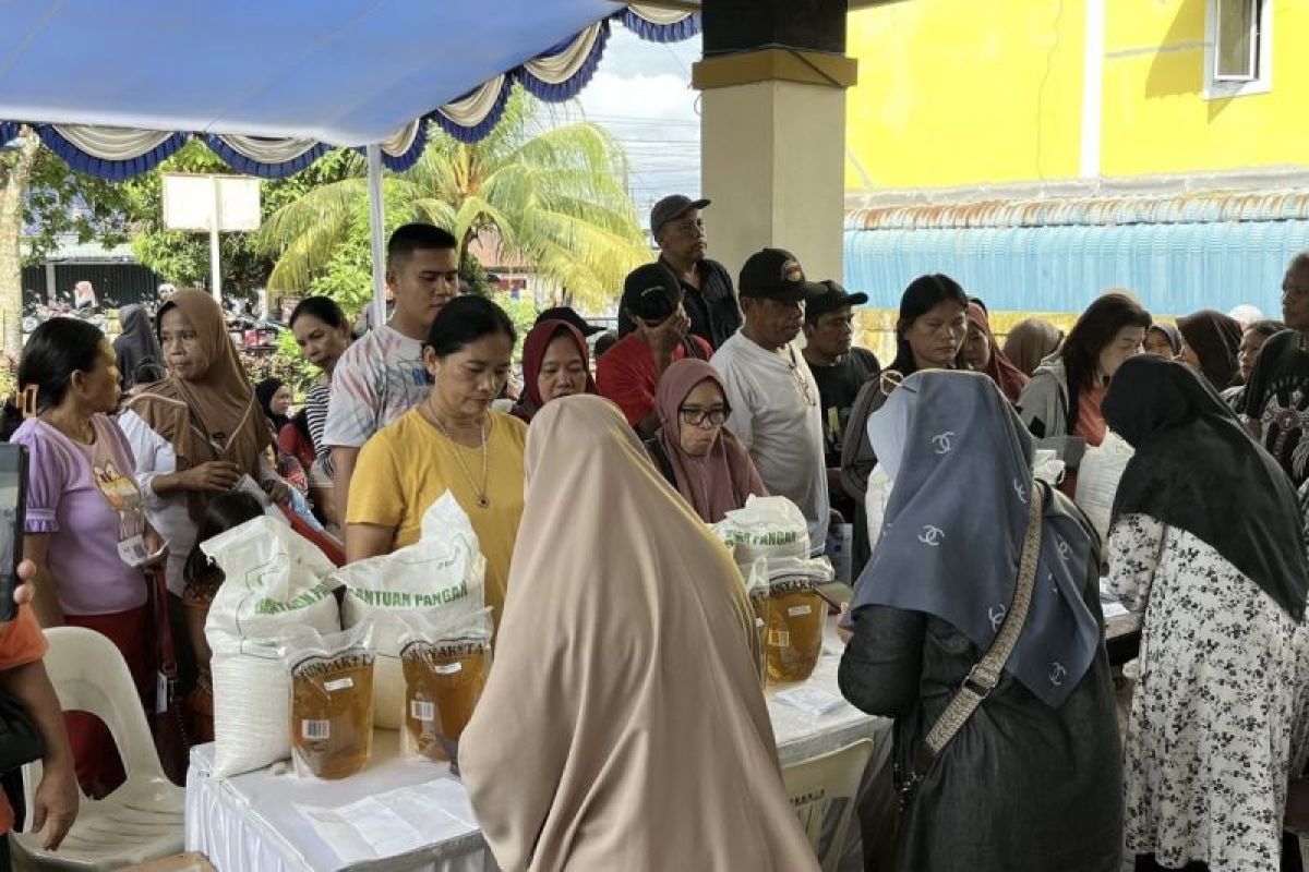 Bulog Batam Percepat Penyaluran Bantuan Pangan Beras dan Minyak Goreng untuk 79 Ribu Penerima di Batam dan Karimun