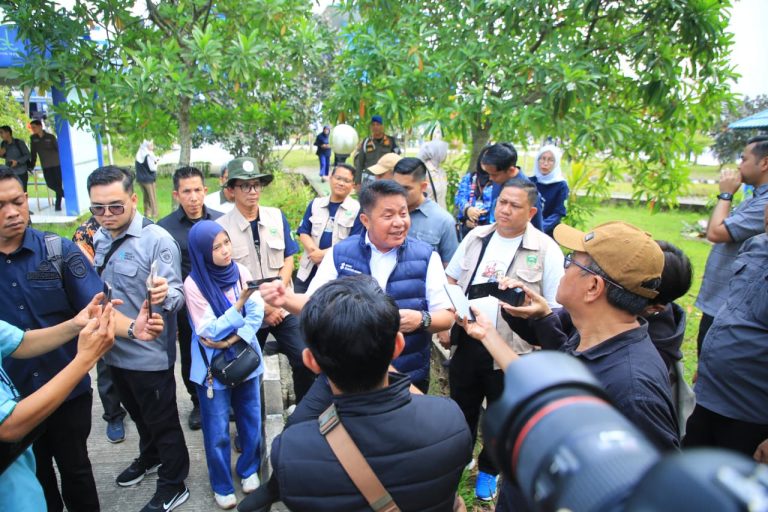 Gubernur Sumsel Herman Deru Sebut Kayu Jelutung, Merawan, dan Merbau Kini Langka di Pedesaan, Peringatkan Ancaman Karhutla dan Perubahan Iklim di Festival Kehutanan UIN Raden Fatah