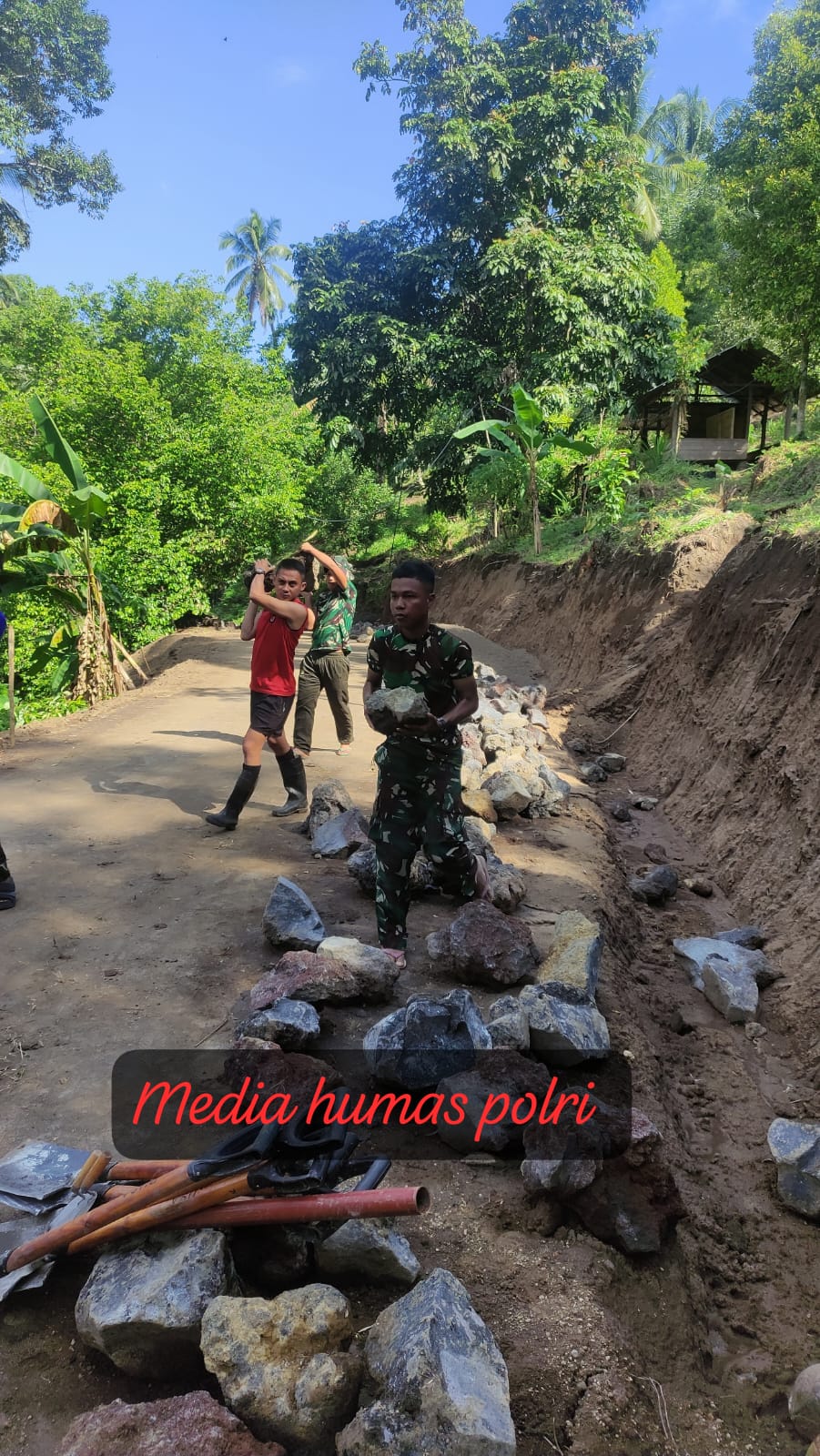 Minahasa Tenggara: Satgas TMMD Bangun Talud di Watuliney Cegah Longsor