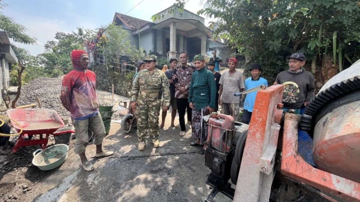 Bupati Gunungkidul Terjun Langsung ke Lapangan Pantau Program Gotong Royong, 7 Kelurahan di Nglipar Cor Jalan dan Bangun Jembatan