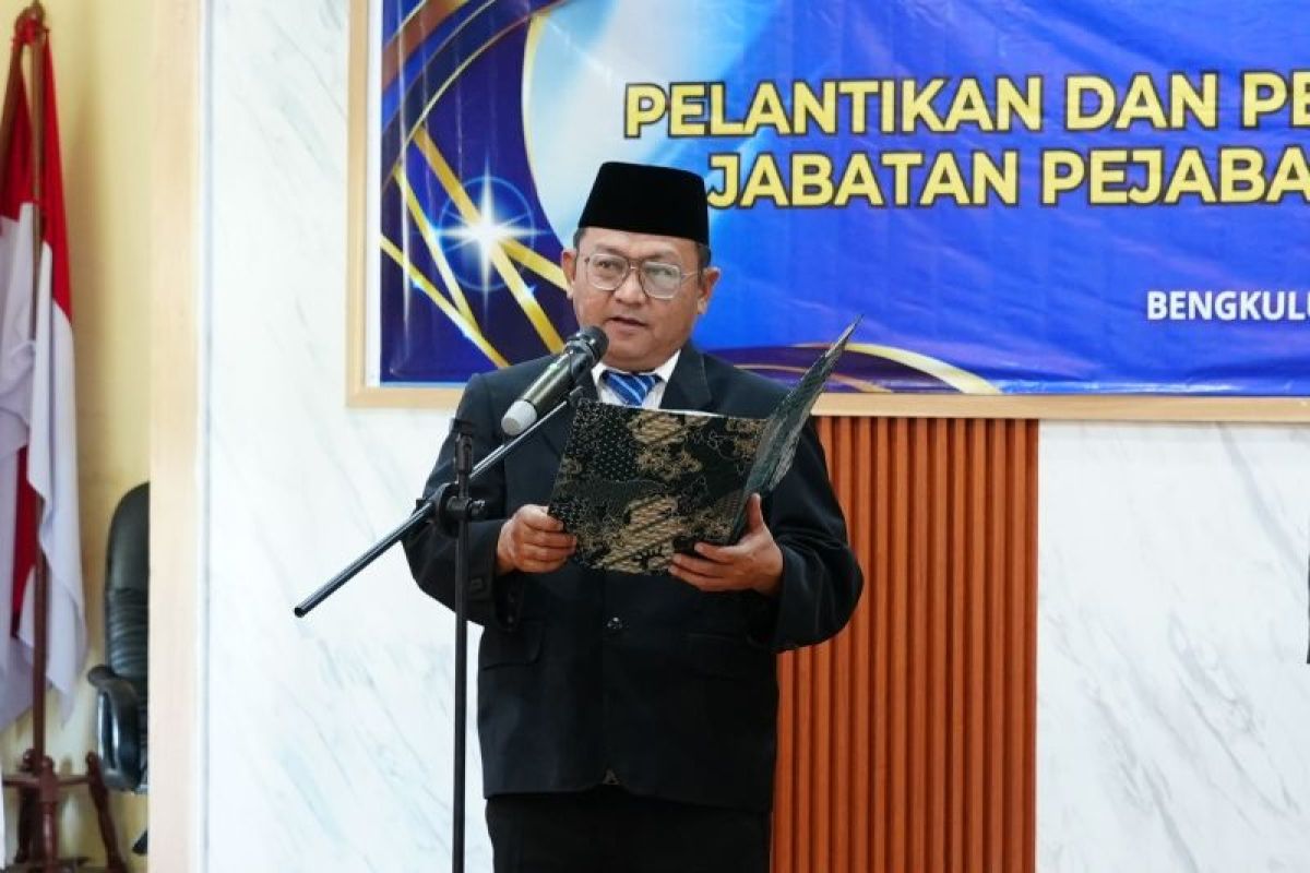 Kakanwil Kemenkum Bengkulu Lantik 5 Pejabat Fungsional, Ingatkan Integritas Lebih Penting dari Jabatan