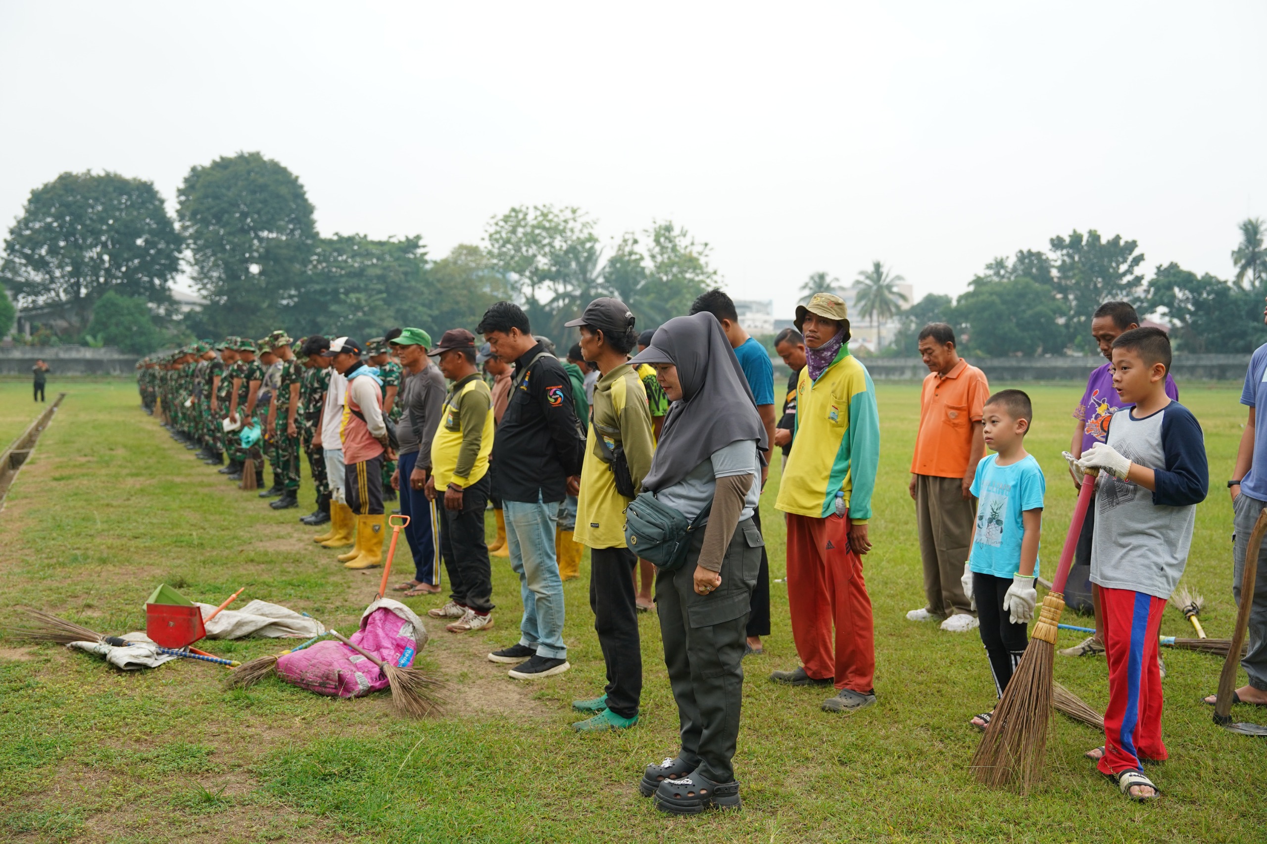 TNI dan Pemkot Palembang Bersihkan Stadion Kamboja, Targetkan Antisipasi Banjir dan Genangan