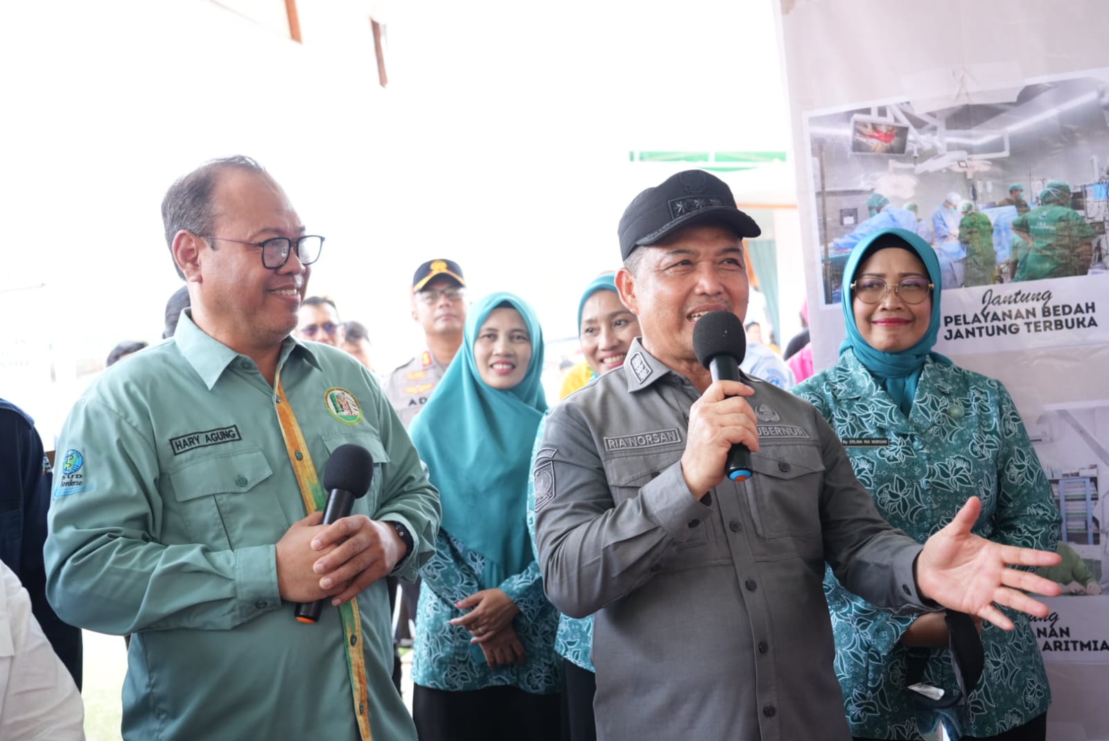 Gubernur Kalbar Ria Norsan Resmikan Gema Membangun Desa di Teluk Batang, Ribuan Warga Kayong Utara Padati Layanan Publik dan Pasar Murah