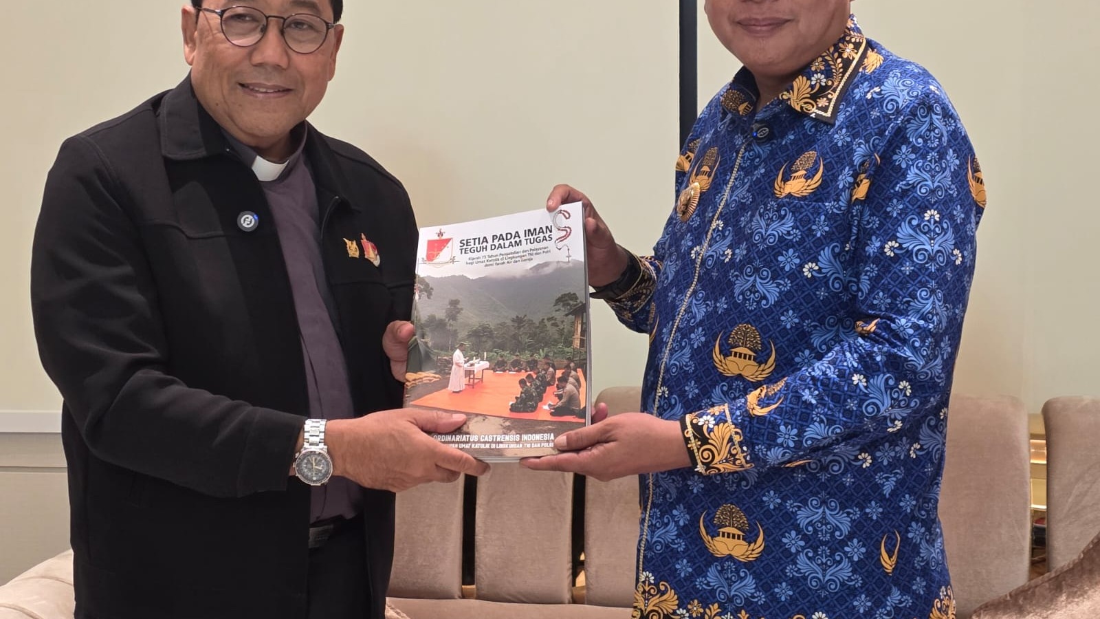 Wakil Uskup OCI Temui Wali Kota Ambon, Dorong Penguatan Moderasi Beragama dan Sinergi TNI-Polri-Masyarakat