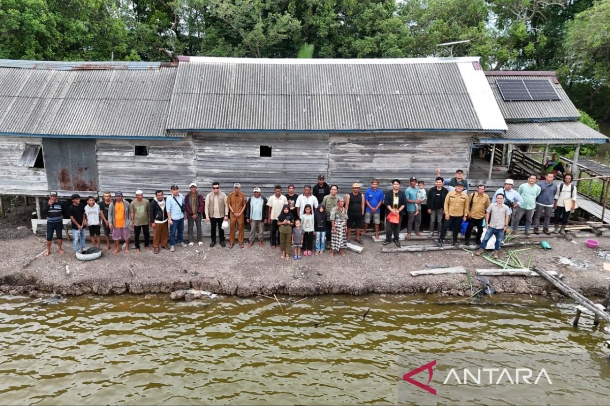 Dinas ESDM Kaltim Pasang 152 PLTS untuk Nelayan di Pesisir Berau, Tekan Biaya BBM Harian