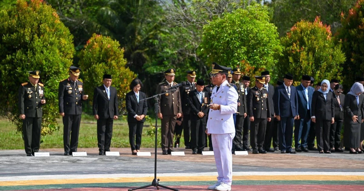 Gubernur Kalteng Agustiar Sabran Pimpin Ziarah di TMP Sanaman Lampang, Kibarkan Semangat Persatuan di HUT ke-69