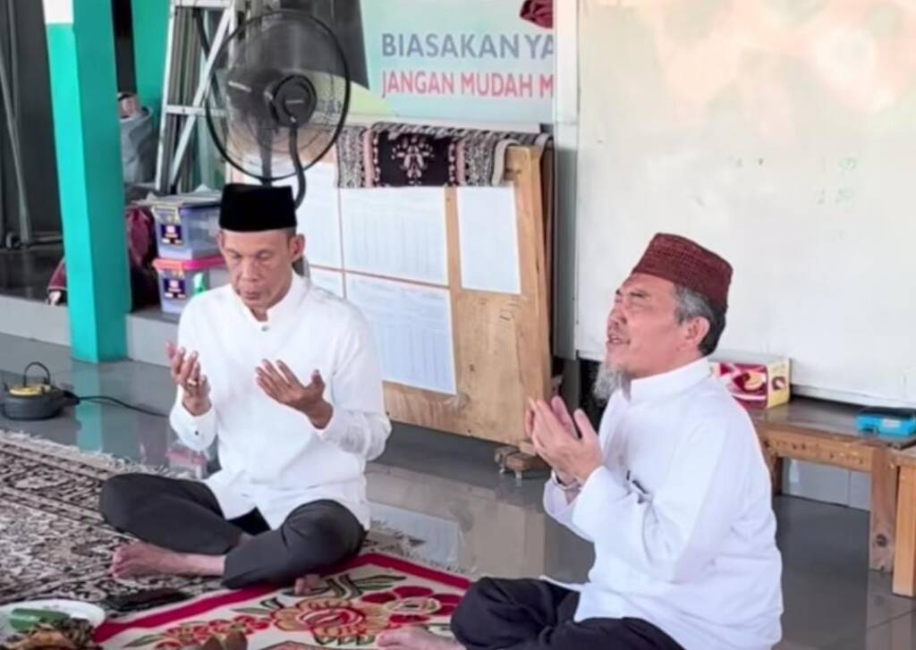 Jaro Ade Sambangi Ponpes Majma’ul Anhar di Cibinong, Eratkan Silaturahmi Ulama dan Pemerintah