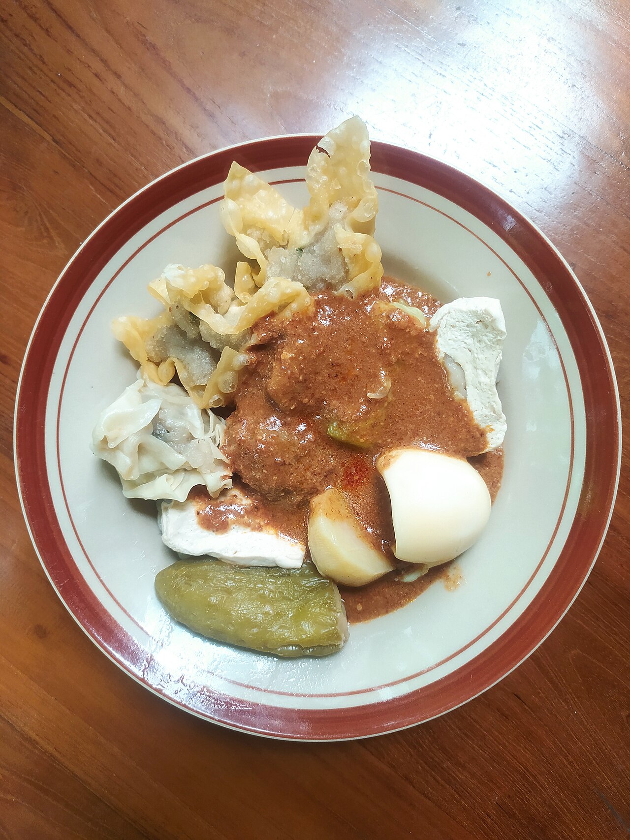 Kuliner Legendaris Bandung: Batagor dan Siomay yang Wajib Dicoba