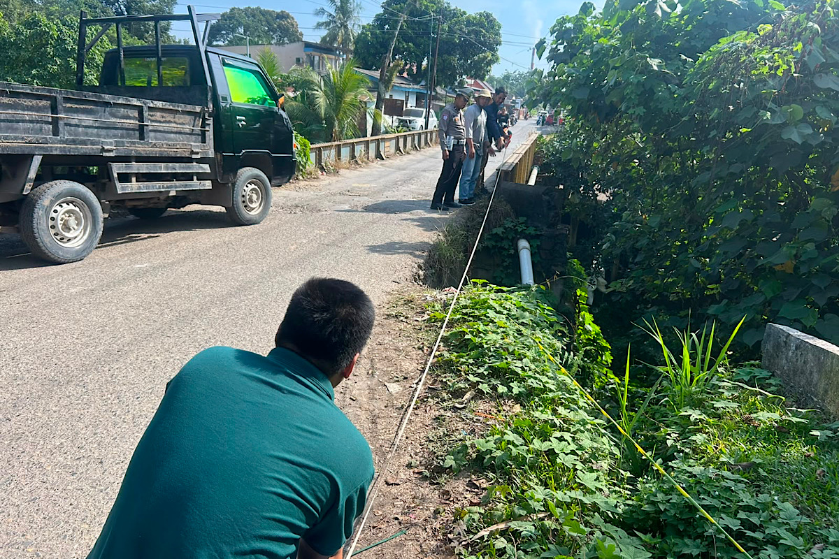 Satlantas Polres Muara Enim Turun ke Lapangan Tindak Lanjuti Kerusakan Jembatan Lingga 2 yang Viral di Medsos